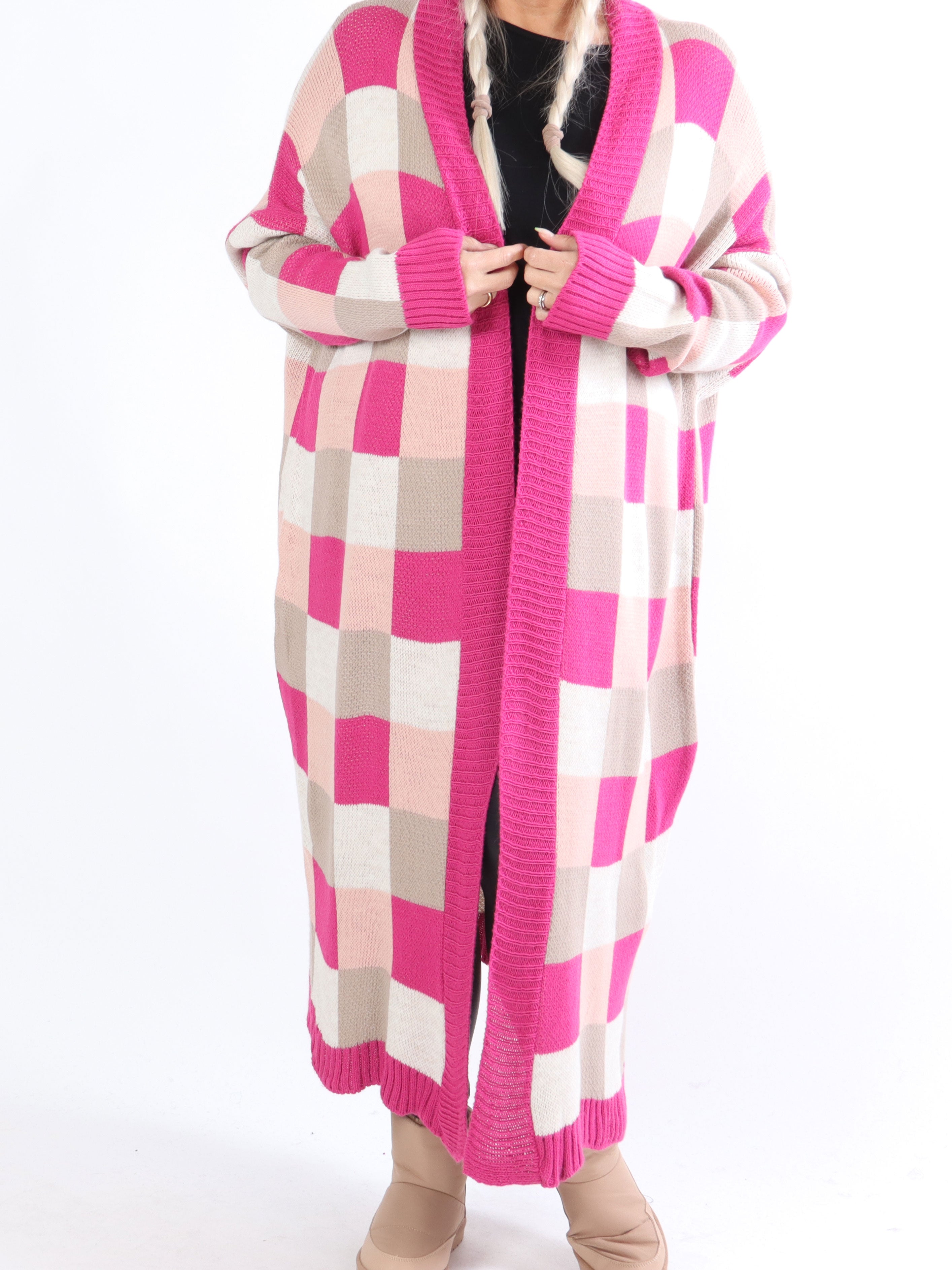 Nanami - Lang plus size strikcardigan i flerfarvet tern
